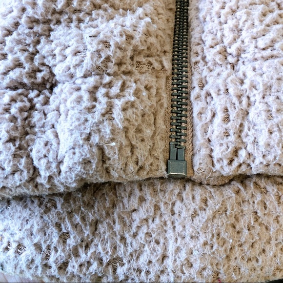 Billabong // Pink Teddy Bear Sweater // size Medium - Picture 3 of 6